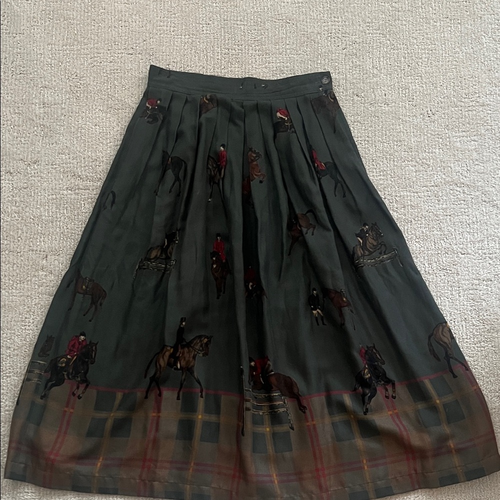 Chic Equestrian Print A-Line Skirt in Dark Green